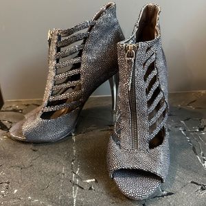 Elizabeth and James Linda Stiletto, Blue Metallic Crocodile, Size 7